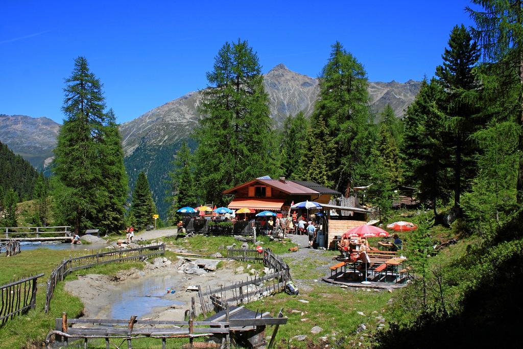 Wellnesshüttendorf Wiese Sankt Leonhard im Pitztal Exterior foto