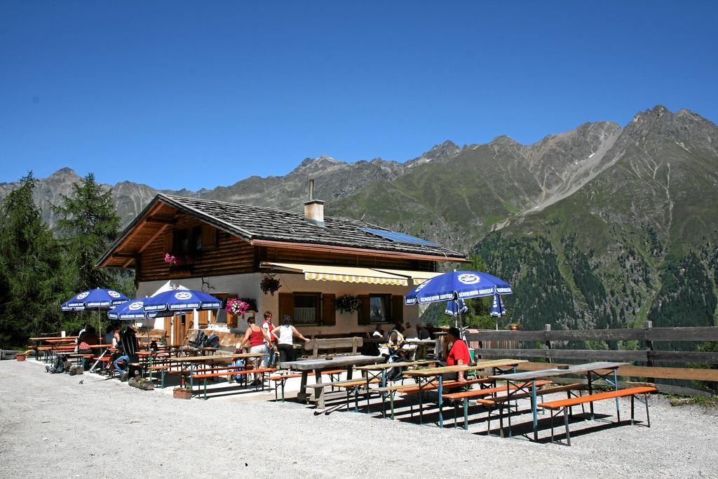 Wellnesshüttendorf Wiese Sankt Leonhard im Pitztal Exterior foto