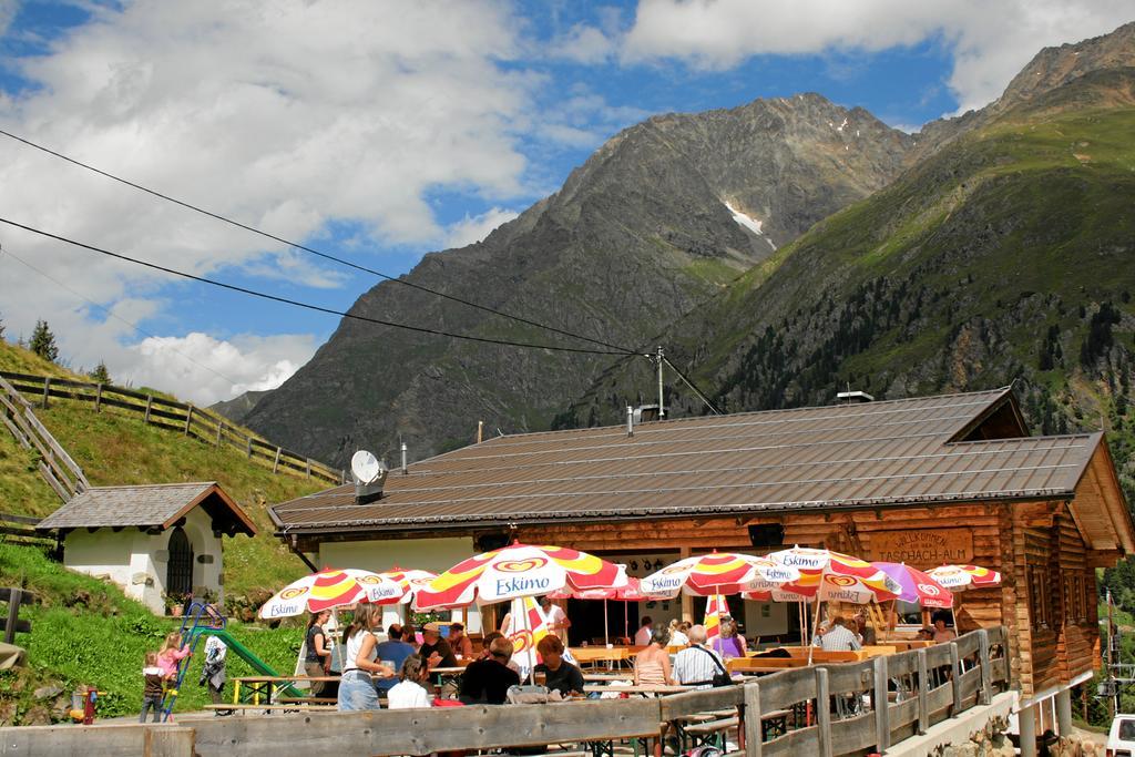 Wellnesshüttendorf Wiese Sankt Leonhard im Pitztal Exterior foto