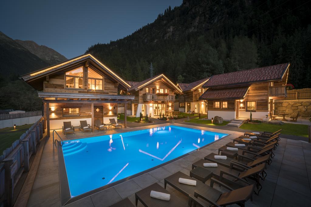 Wellnesshüttendorf Wiese Sankt Leonhard im Pitztal Exterior foto