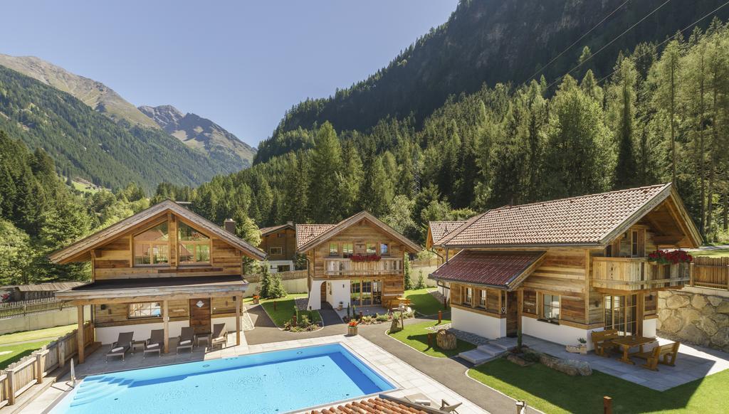 Wellnesshüttendorf Wiese Sankt Leonhard im Pitztal Exterior foto