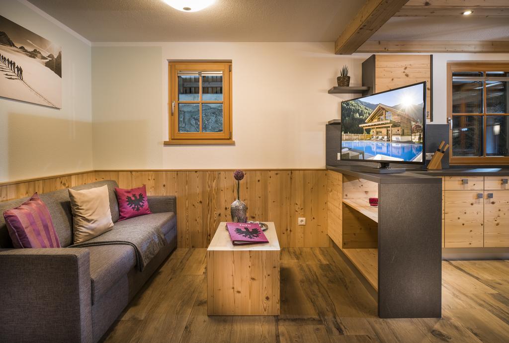Wellnesshüttendorf Wiese Sankt Leonhard im Pitztal Exterior foto