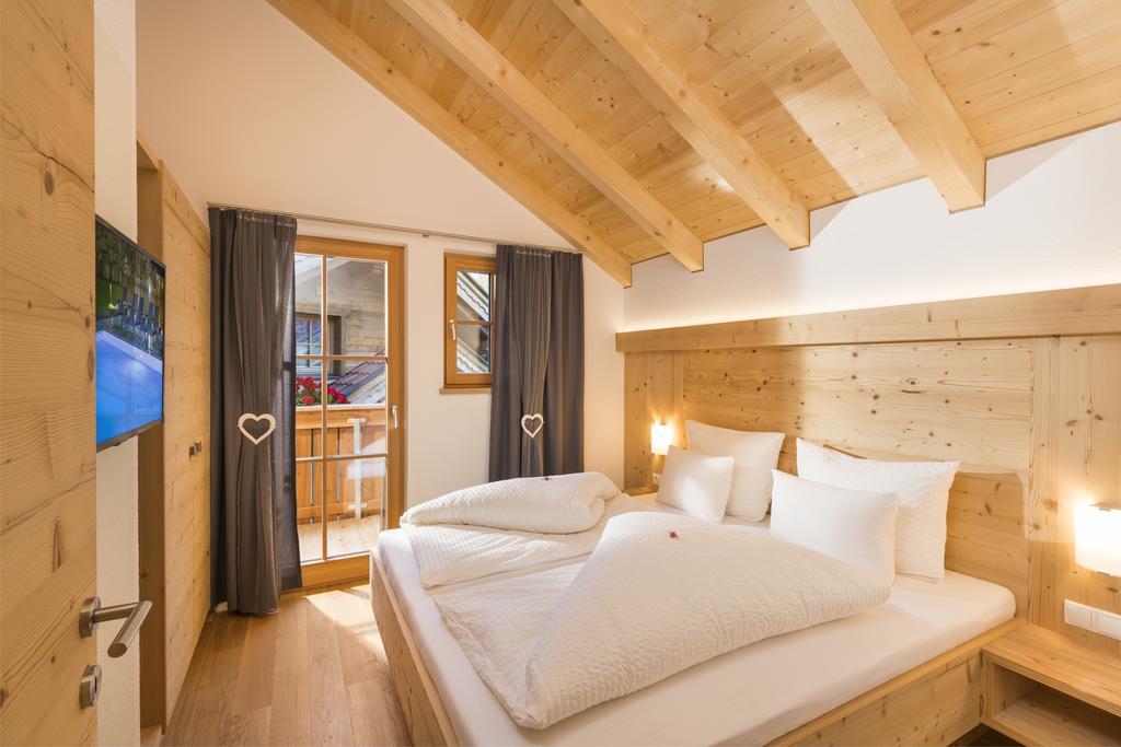 Wellnesshüttendorf Wiese Sankt Leonhard im Pitztal Exterior foto