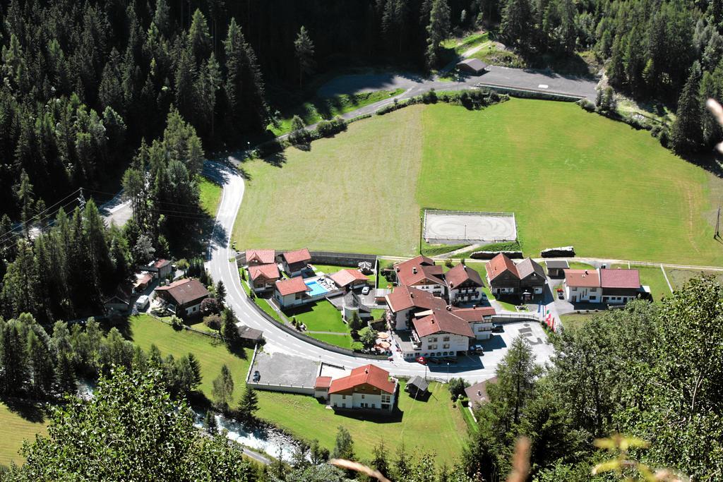 Wellnesshüttendorf Wiese Sankt Leonhard im Pitztal Exterior foto